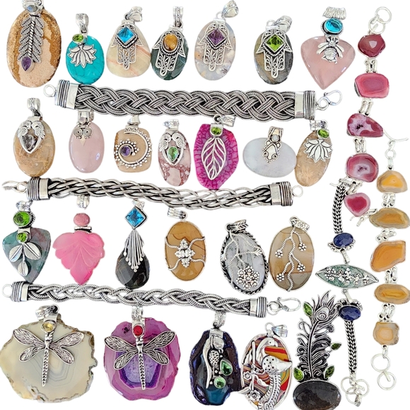 POP Up Show - 4/7 at 5pm pacific- Tray #4 - pendants, bracelets - Picture 2 of 2